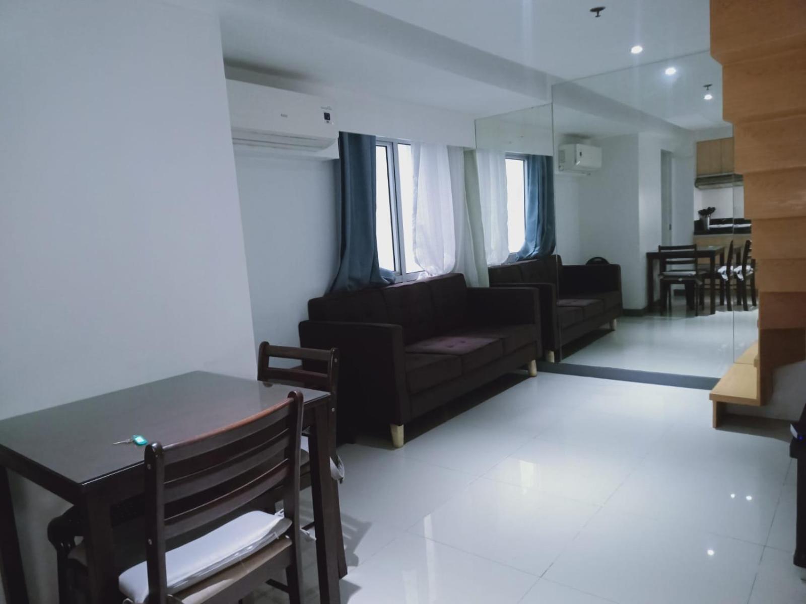 2 Bedrooms Units Forbes Area 5Th Avenue Bgc Center Manila Exterior photo