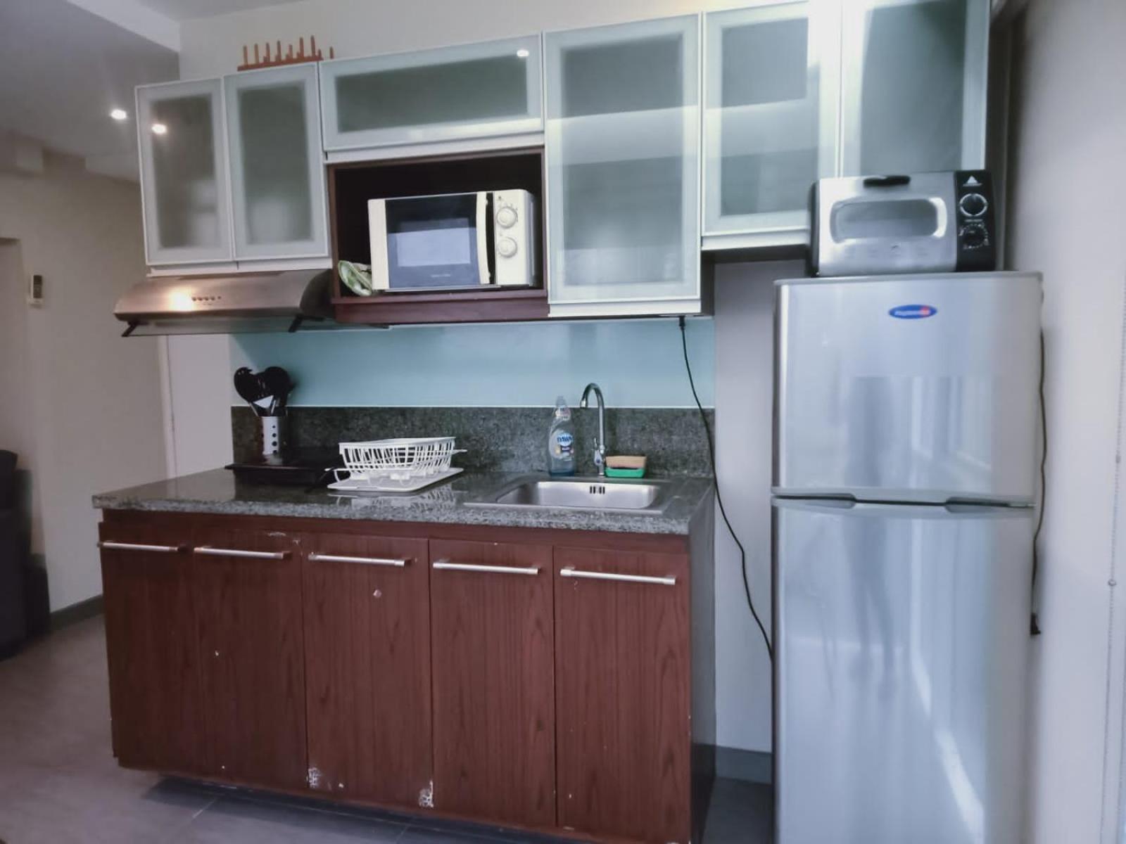 2 Bedrooms Units Forbes Area 5Th Avenue Bgc Center Manila Exterior photo