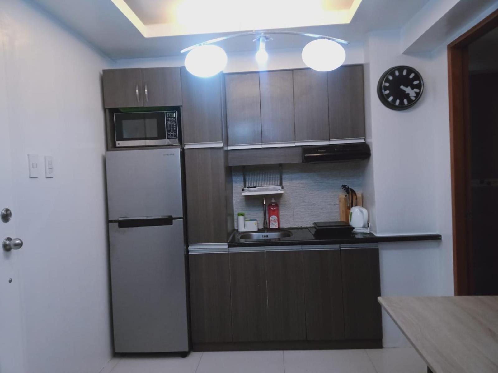 2 Bedrooms Units Forbes Area 5Th Avenue Bgc Center Manila Exterior photo