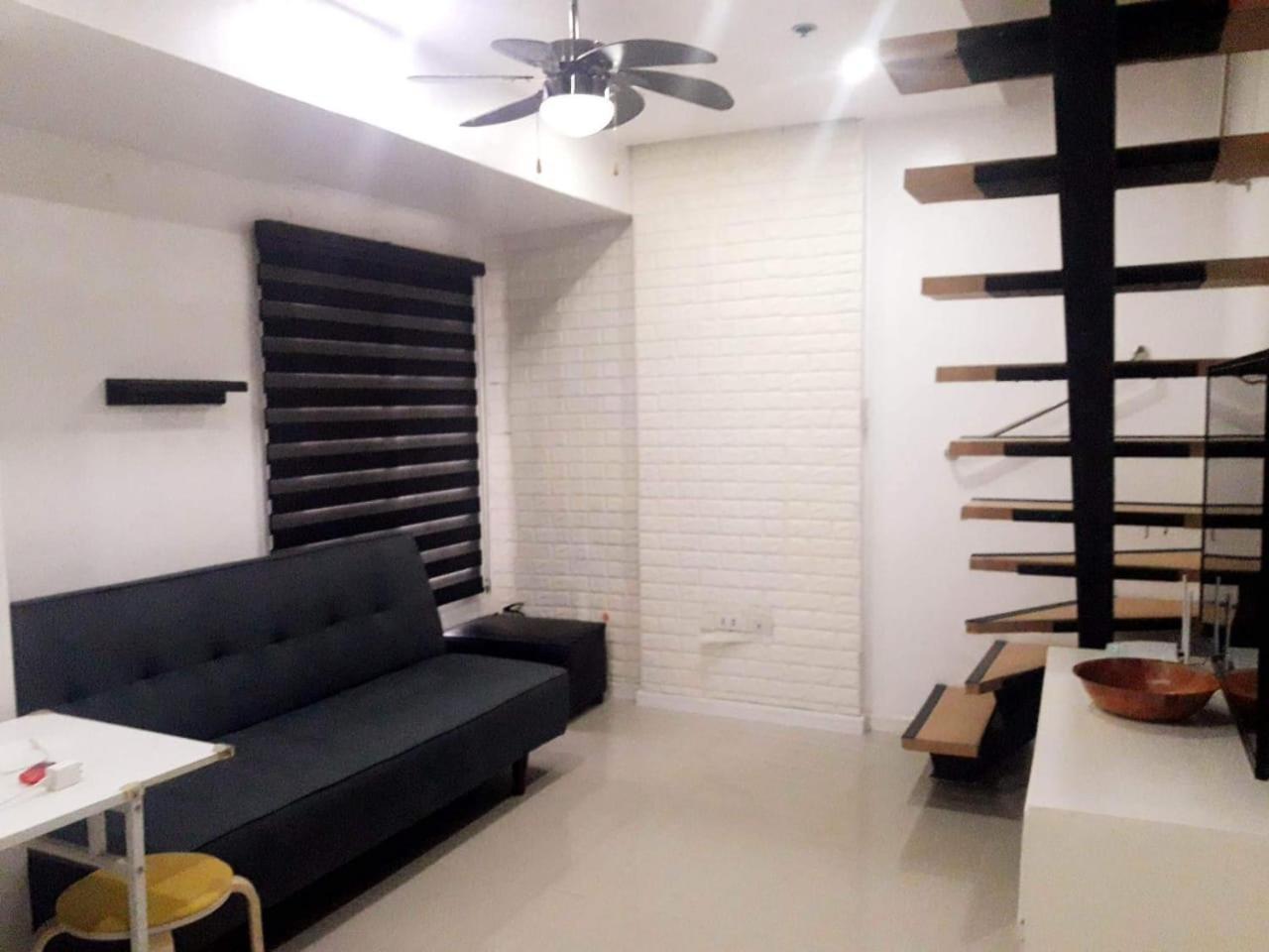 2 Bedrooms Units Forbes Area 5Th Avenue Bgc Center Manila Exterior photo