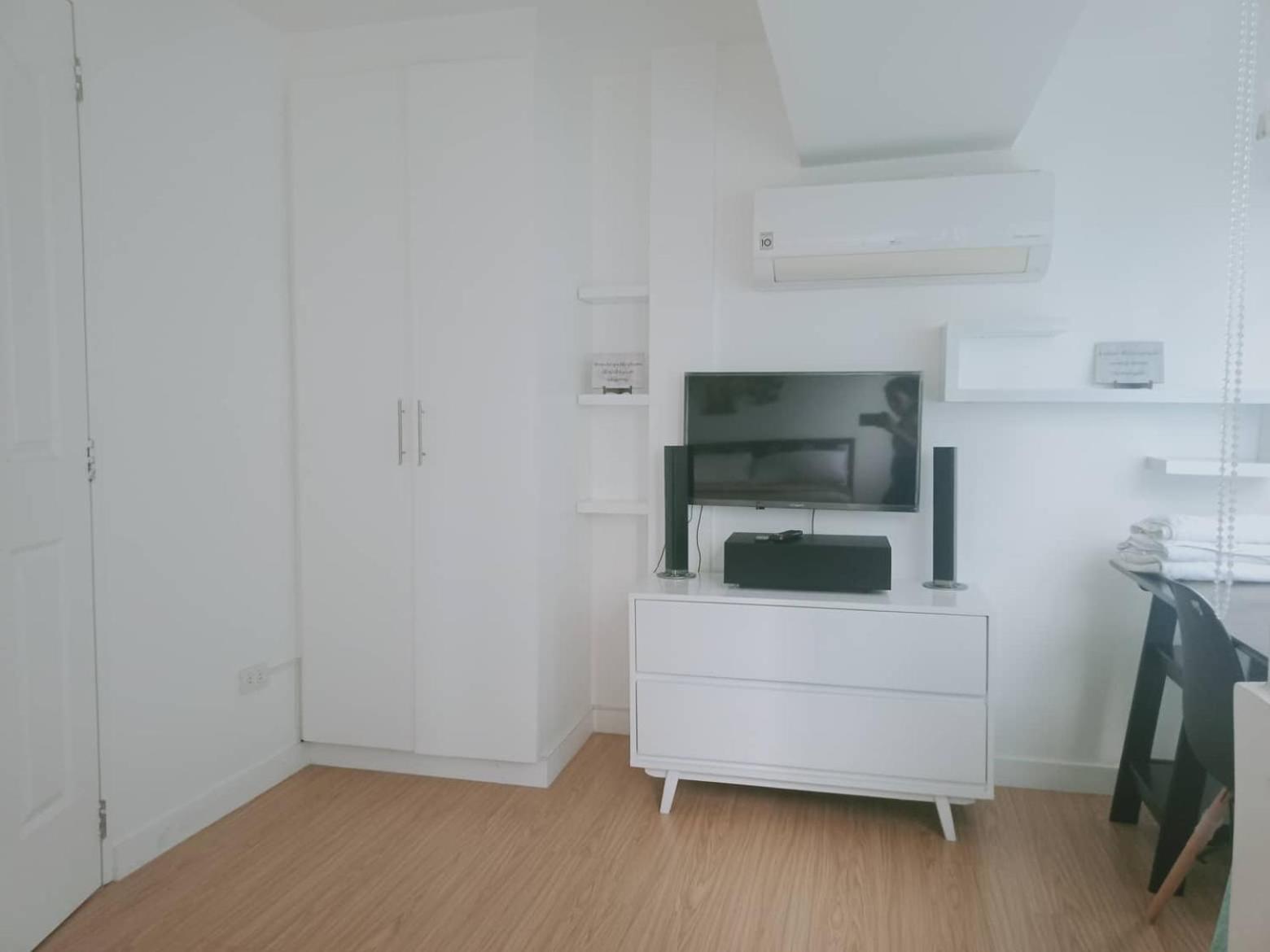 2 Bedrooms Units Forbes Area 5Th Avenue Bgc Center Manila Exterior photo