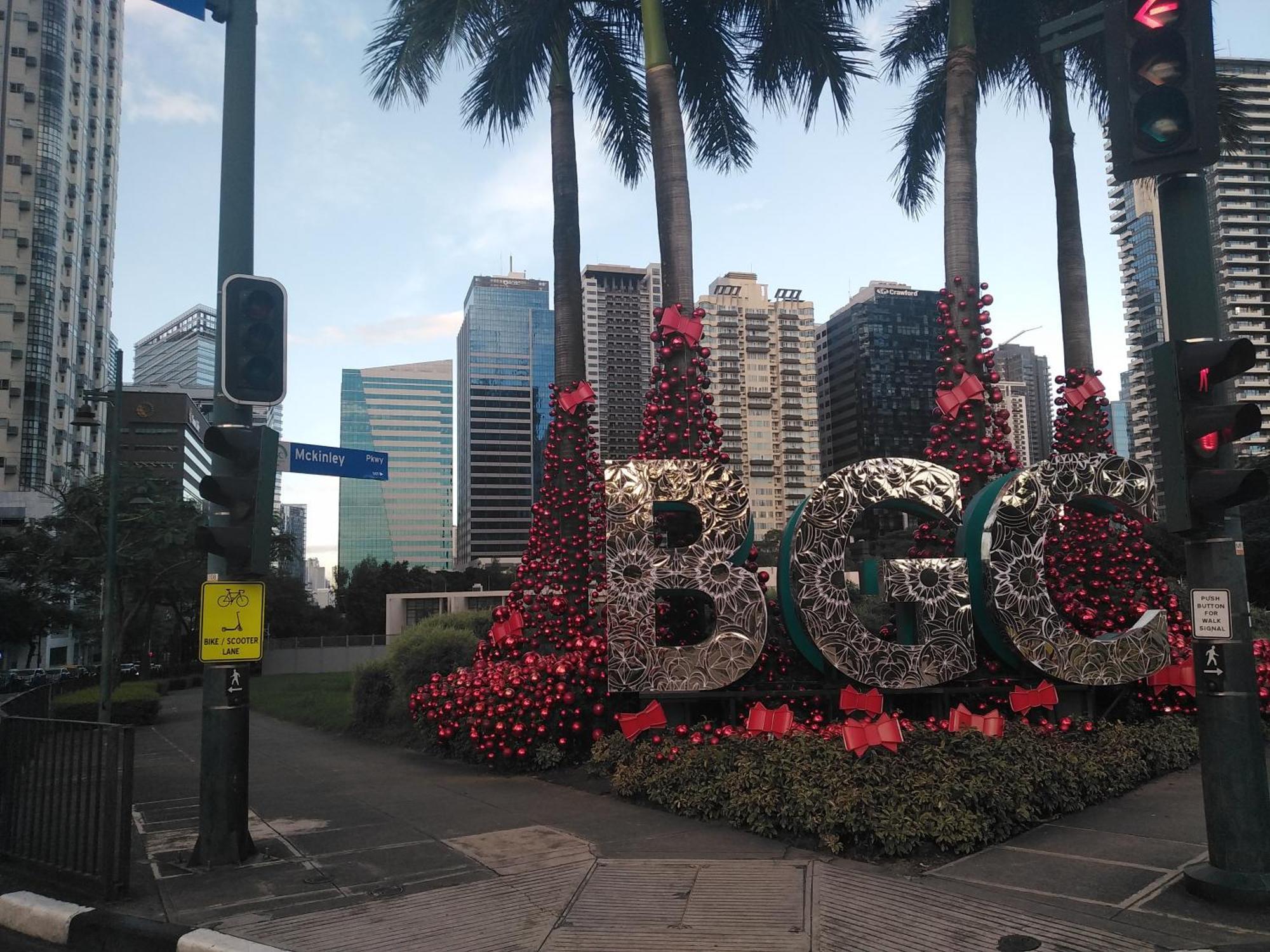 2 Bedrooms Units Forbes Area 5Th Avenue Bgc Center Manila Exterior photo