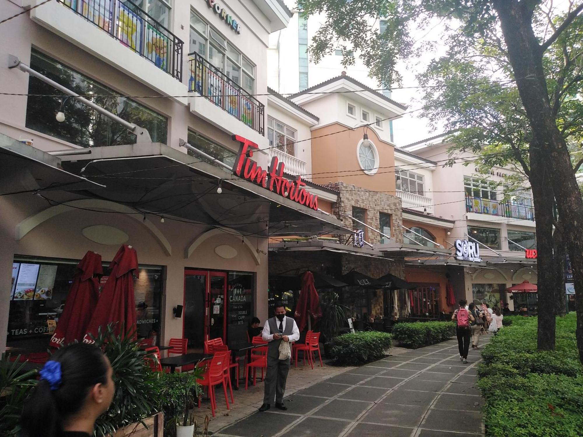 2 Bedrooms Units Forbes Area 5Th Avenue Bgc Center Manila Exterior photo